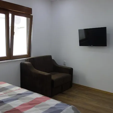 Kamo Apartment *